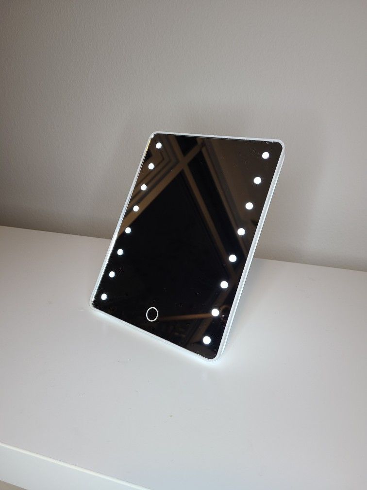 Vanity Mirror Makeup With LED Light