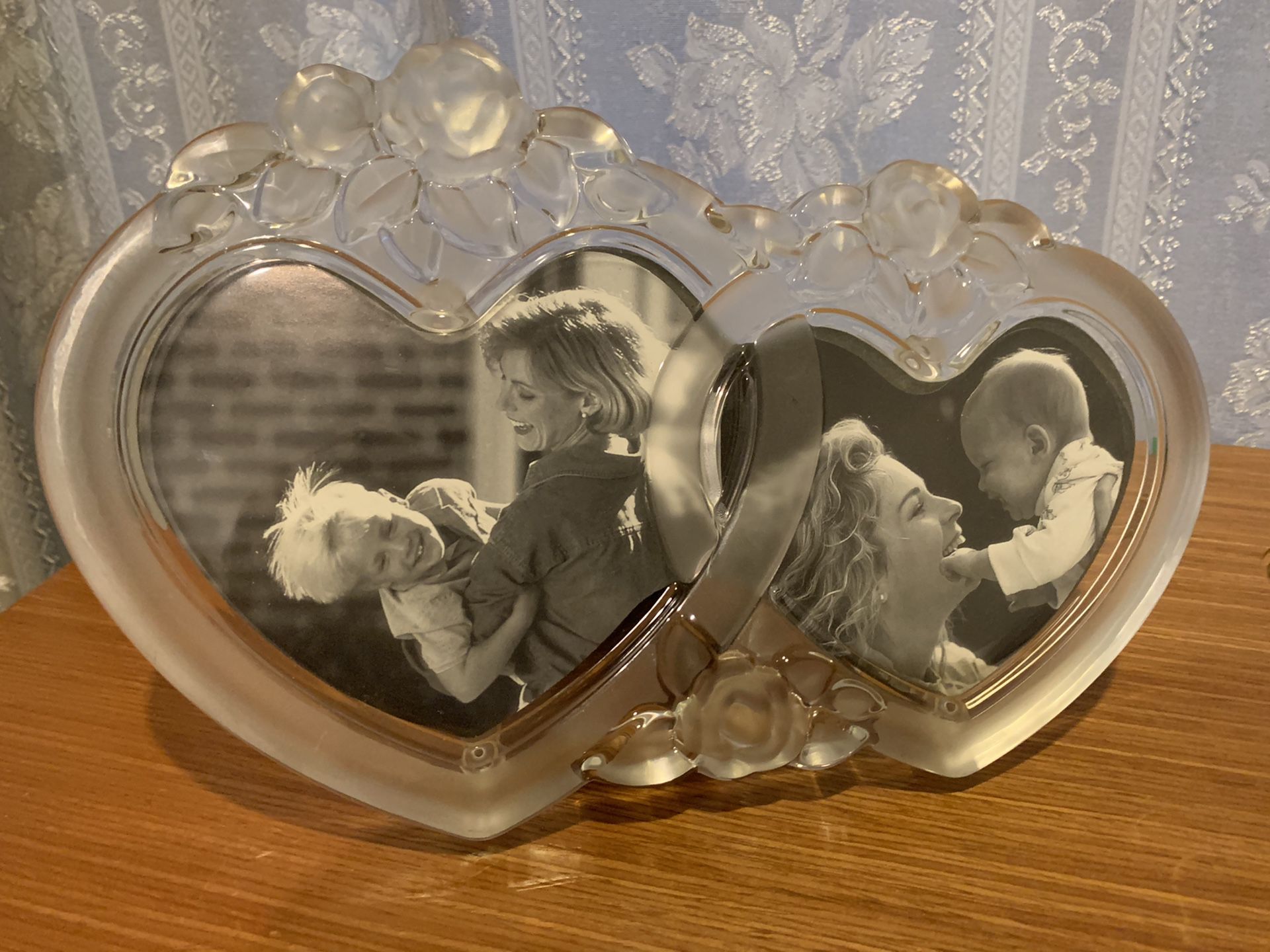 Price Reduced- Beautiful Two Heart Shape Flower Carving Design Glass Photo Frame with Stand