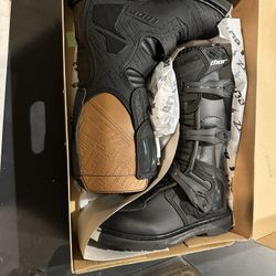 Kids Size 4 Blitz Motorcycle Boots