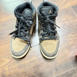 Jordan 1 Mid