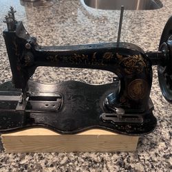 1888 Singer Sewing Machine 
