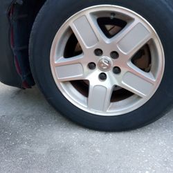 Dodge 07 Magnum Wheel Wanted.