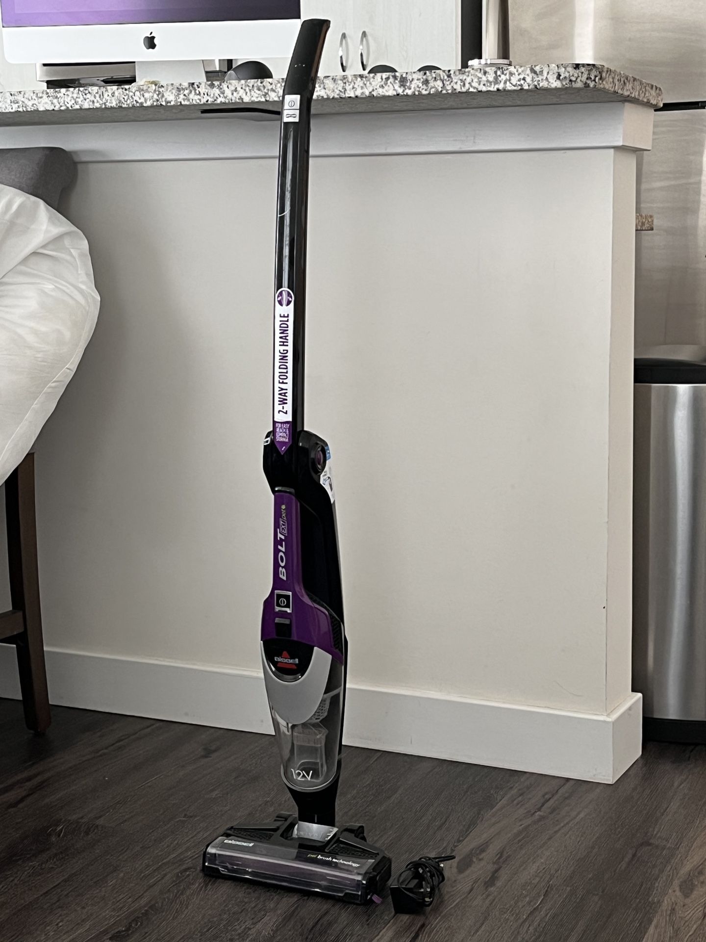 BISSELL Cordless Foldable Pet Hair Stick Vacuum / Dustbuster 