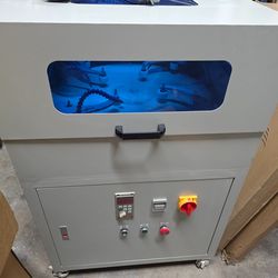 ✅ Industrial Vibratory Finishing Machine – Cabinet / Enclosed Tub Type