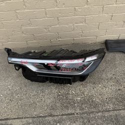 2023 Infiniti Qx60 left headlight
