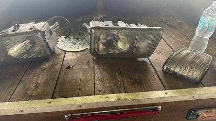 Mercedes sd1983 head light