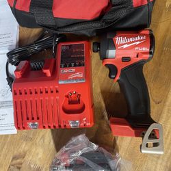 Milwaukee M18 4th Gen FUEL Impact Driver Kit New