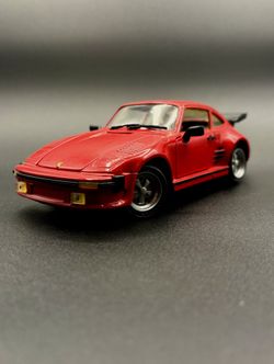 1989 Porsche 911 Carrera Slant Nose, 1:24 Model Car Kit (assembled) from Testors