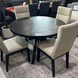 Round Dining Table Set  Retail $1000