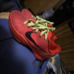 Kobe 6 Reverse Grinch Size 8