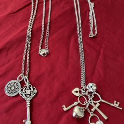 2 Good Quality Silver Necklaces.