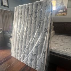 Queen Size Euro Pillow Top Mattress