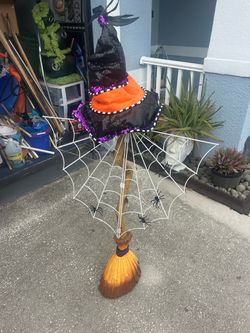 Halloween 5 foot statue with witches hat and spider web