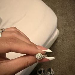 Round halo engagement ring SIZE 7