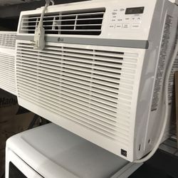 15,000 Btus Window Air Conditioning $350