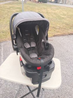 Britax Infant Car Seat CURRENT NOT EXPIRED 