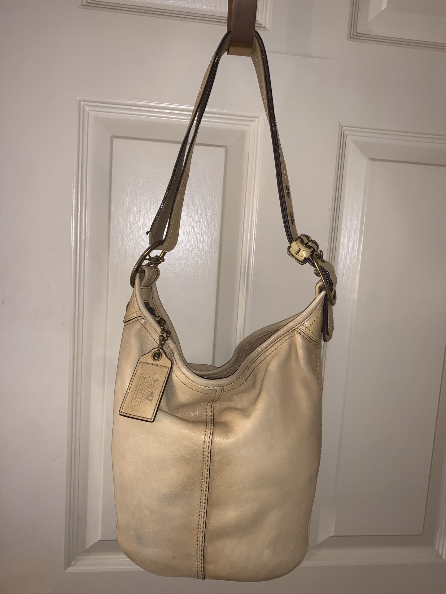 NEARLY VINTAGE BLEEKER COACH DUFFLE BUCKET BAG