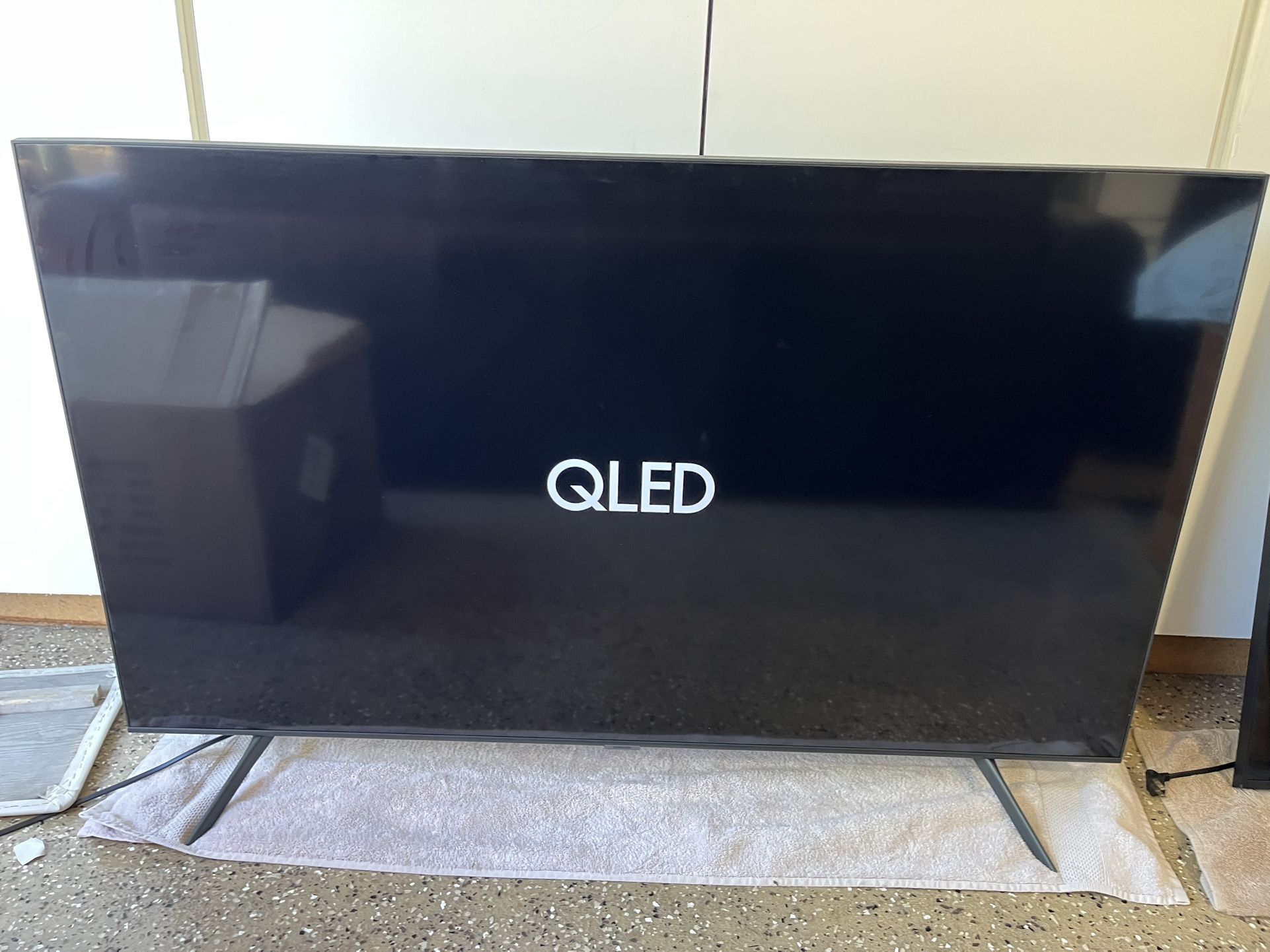 55” Samsung QLED 4K Smart TV