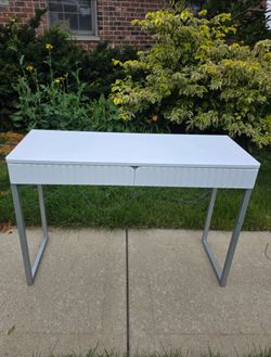 Modern White Fluted Desk / Makeup Vanity