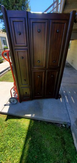 Dresser