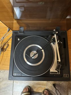 REALISTICS - TURNTABLE - LAB-34