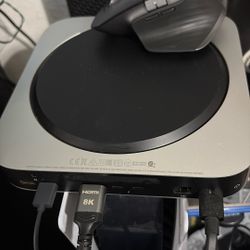 Mac Mini w/ keyboard & mouse 