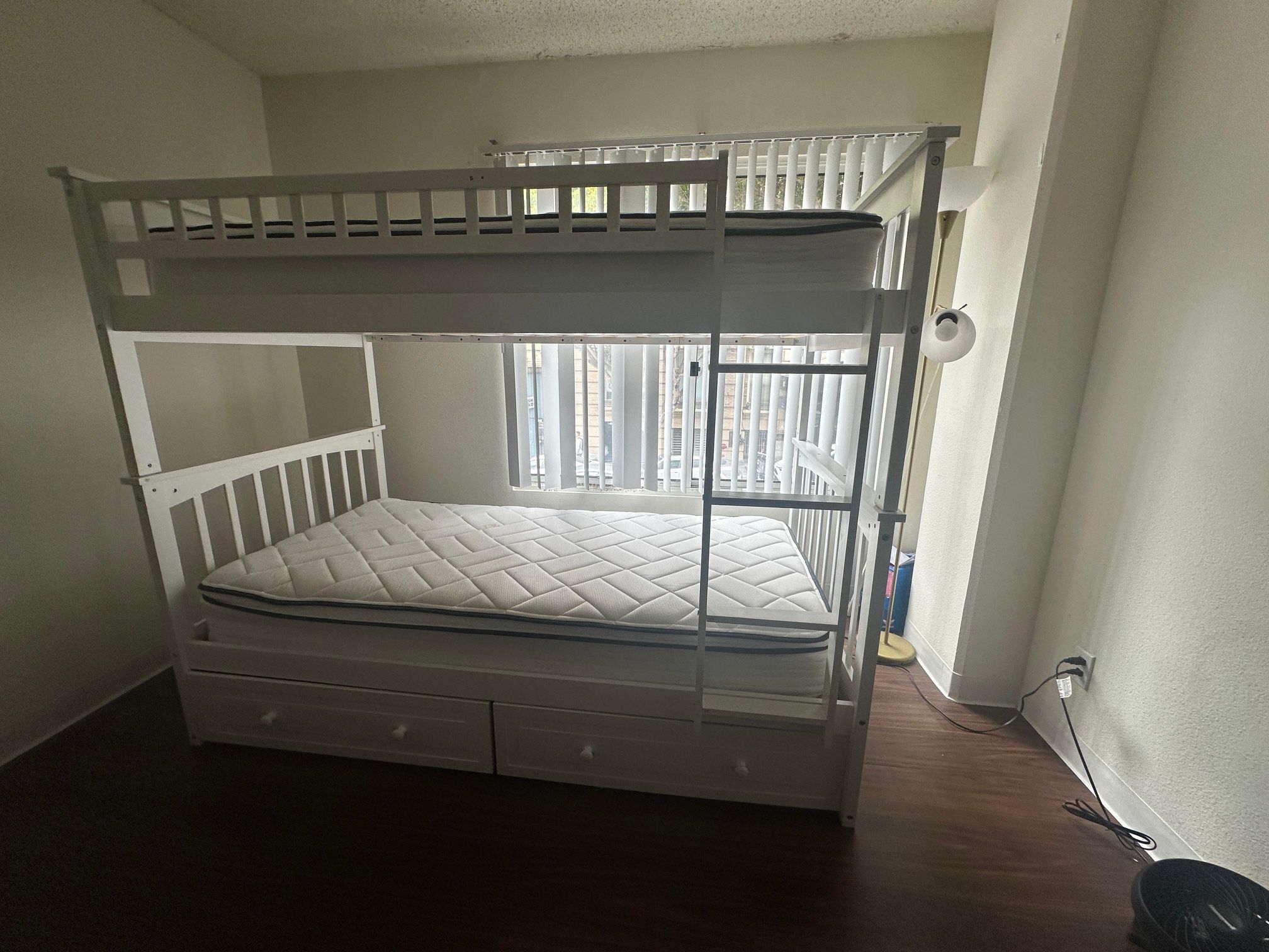Bunk bed with Mattresses