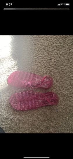 $10 little girls sandals size 4