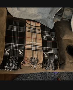 Burberry Louie Fashion  Scarfs 