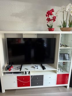 Estructura de almacenamiento para TV
