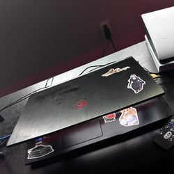 MSI 15 Thin Gaming Laptop (15.6", Intel Core 15, 16GB, 512GB SSD NVIDIA GeForce RTX 4050, Black)