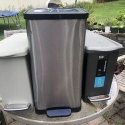 Trash Cans For Bathroom