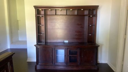 Entertainment cabinet
