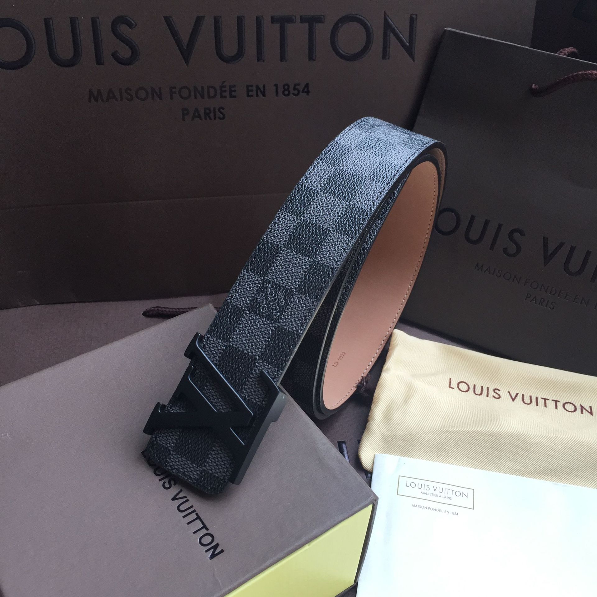 Louis Vuitton belt size 33-36 for Sale in Kissimmee, FL - OfferUp