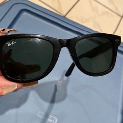 Ray Ban Wayfarer Sunglasses Used Good Condition