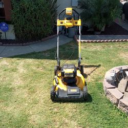 DeWalt Self Drive Lawnmower 