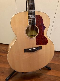 Astrea AS580 Jumbo Acoustic Guitar w Hardshell Case!