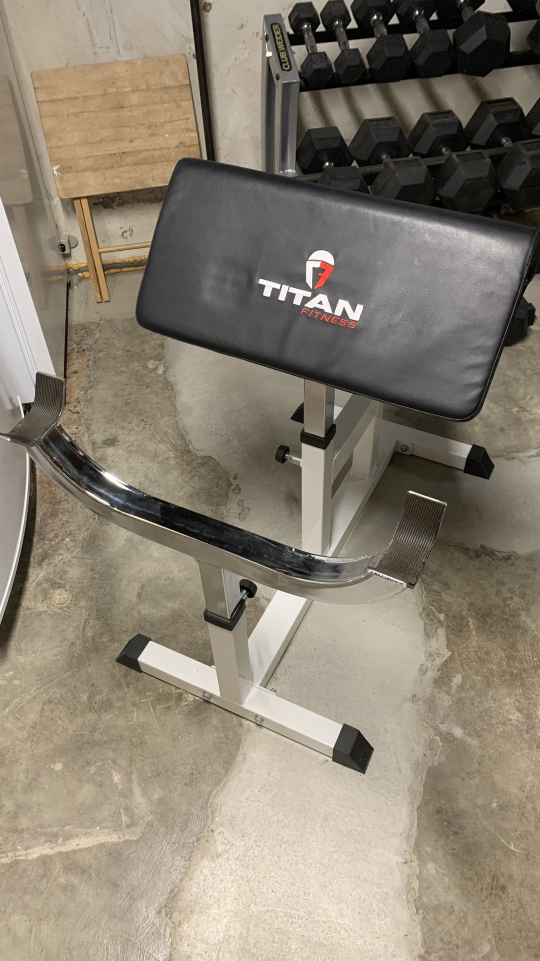 Titan Fitness Arm Curl Machine