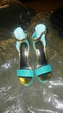 Lady's shoes