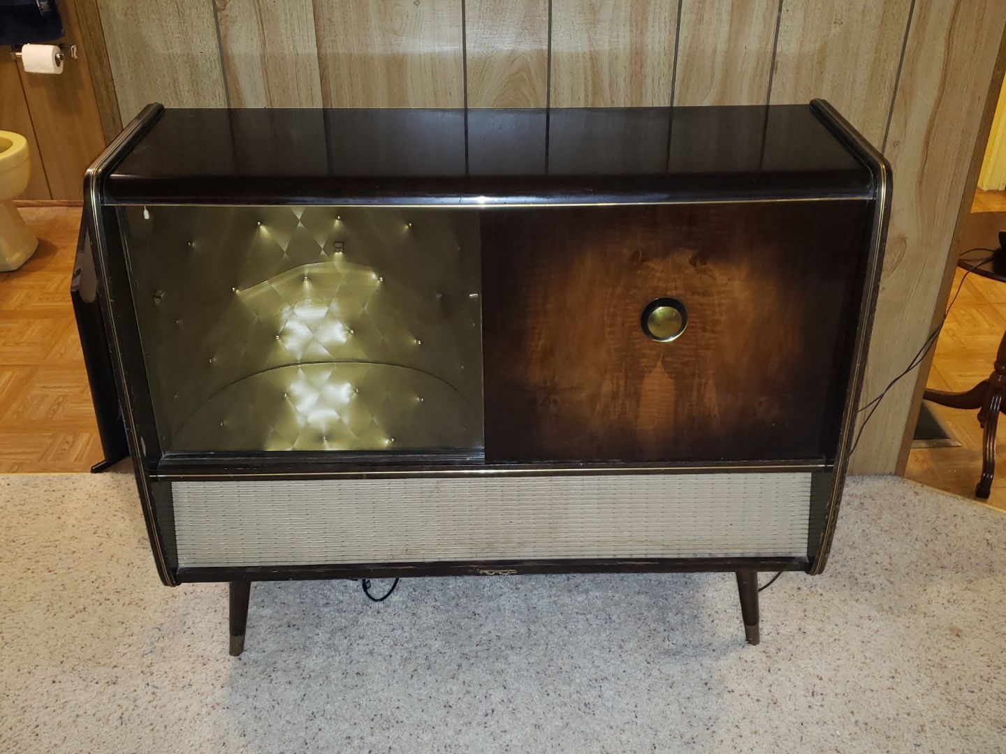 Mid-Century Modern Kuba Stereo/ Phonograph Cabinet