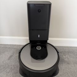 iRobot Roomba i7+ with Clean Base + Unused Replacement Clean Base – Fully Working