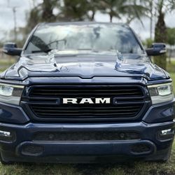 RAM 1500 CREW CAB LARAMIE PICKUP 4D 5 1/2 FT 2022