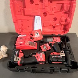 MilwaukeeM18 FUEL 18V Lithium-Ion Brushless Cordless Hammer Drill and Impact Driver Combo Kit (2-Tool) with 2 Batteries