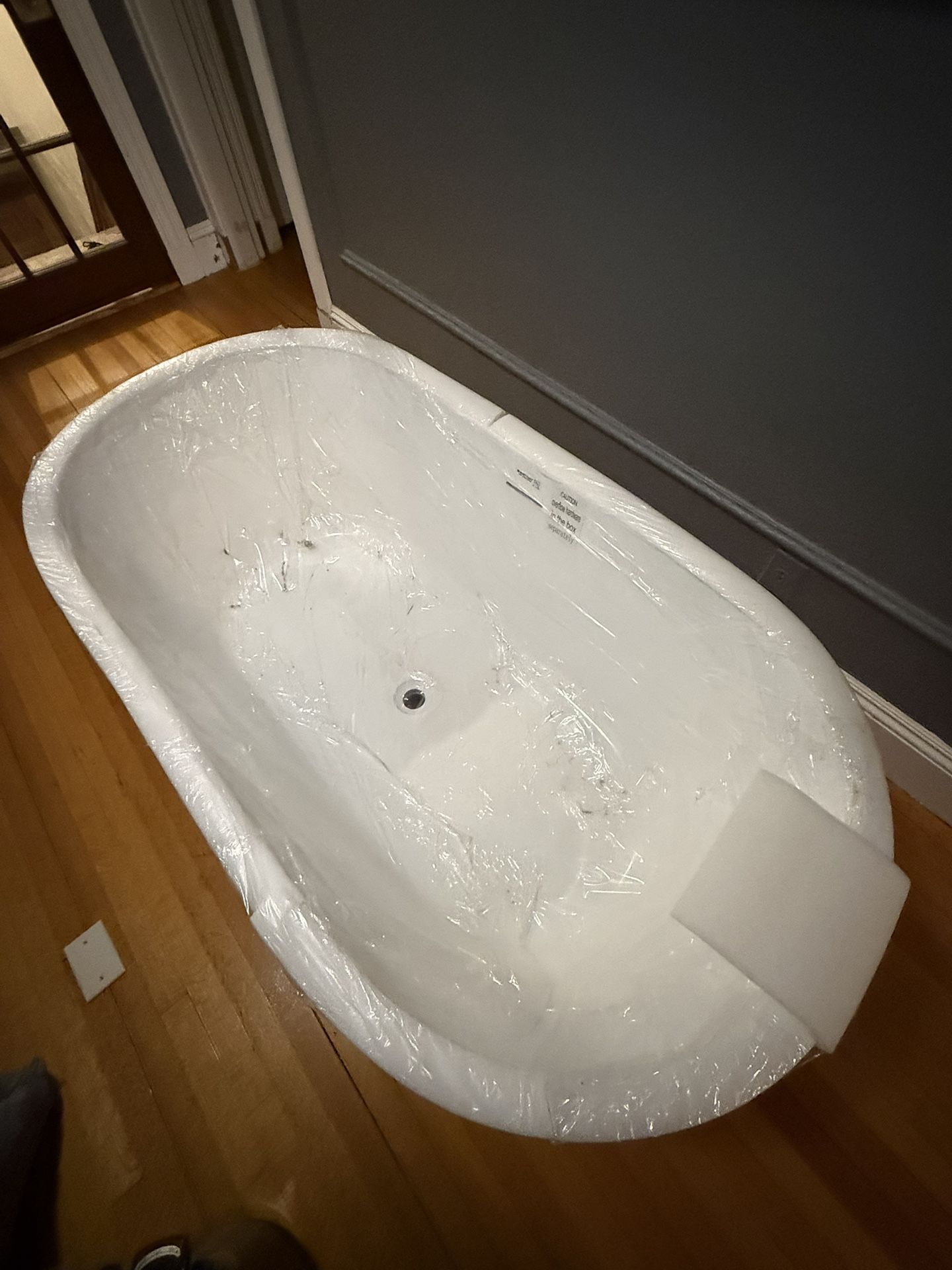 Vanity Art Non-Slip Soaking Bathtub