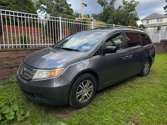 Honda odyssey 2012 EX-L clean & ready to drive