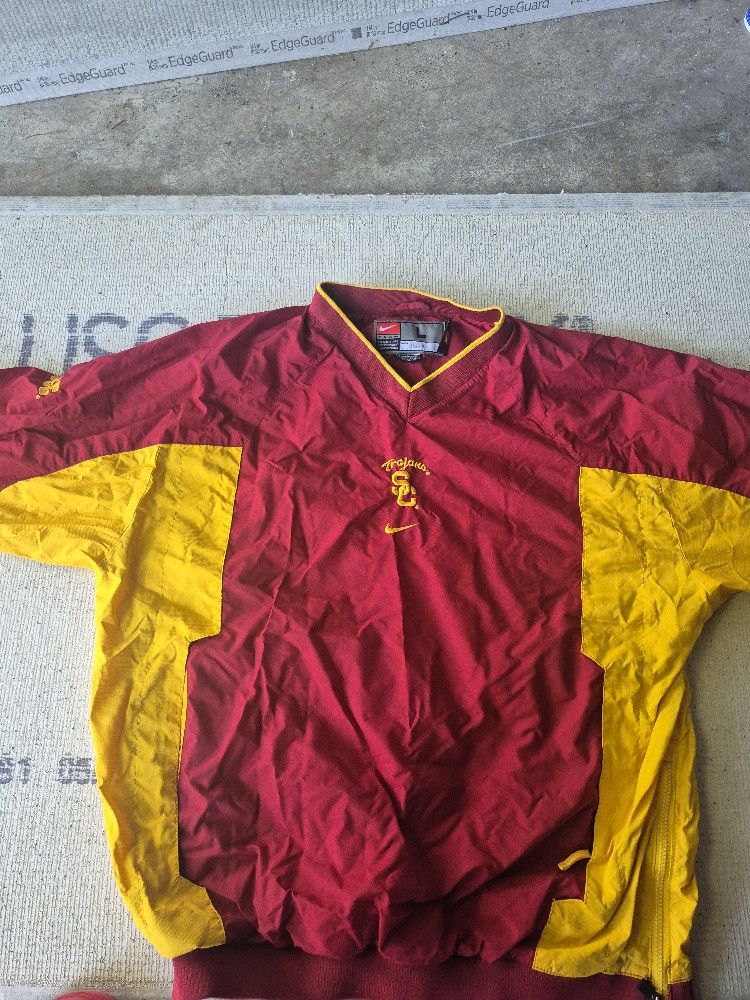 Vintage USC Trojans NIKE Center Swoosh Pullover Windbreaker Size L