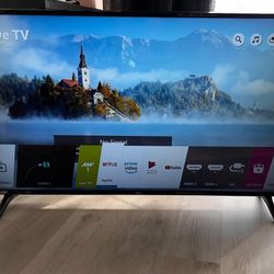 LG 4K 2060p HDR Smart LED UHD TV - 49 Inch