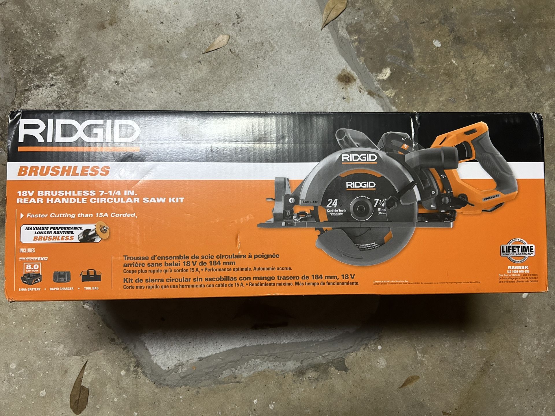 New RIDGID 18V Brushless Cordless 7-1/4 in. Rear Handle Circular Saw Kit with 8.0 Ah MAX Output Bat