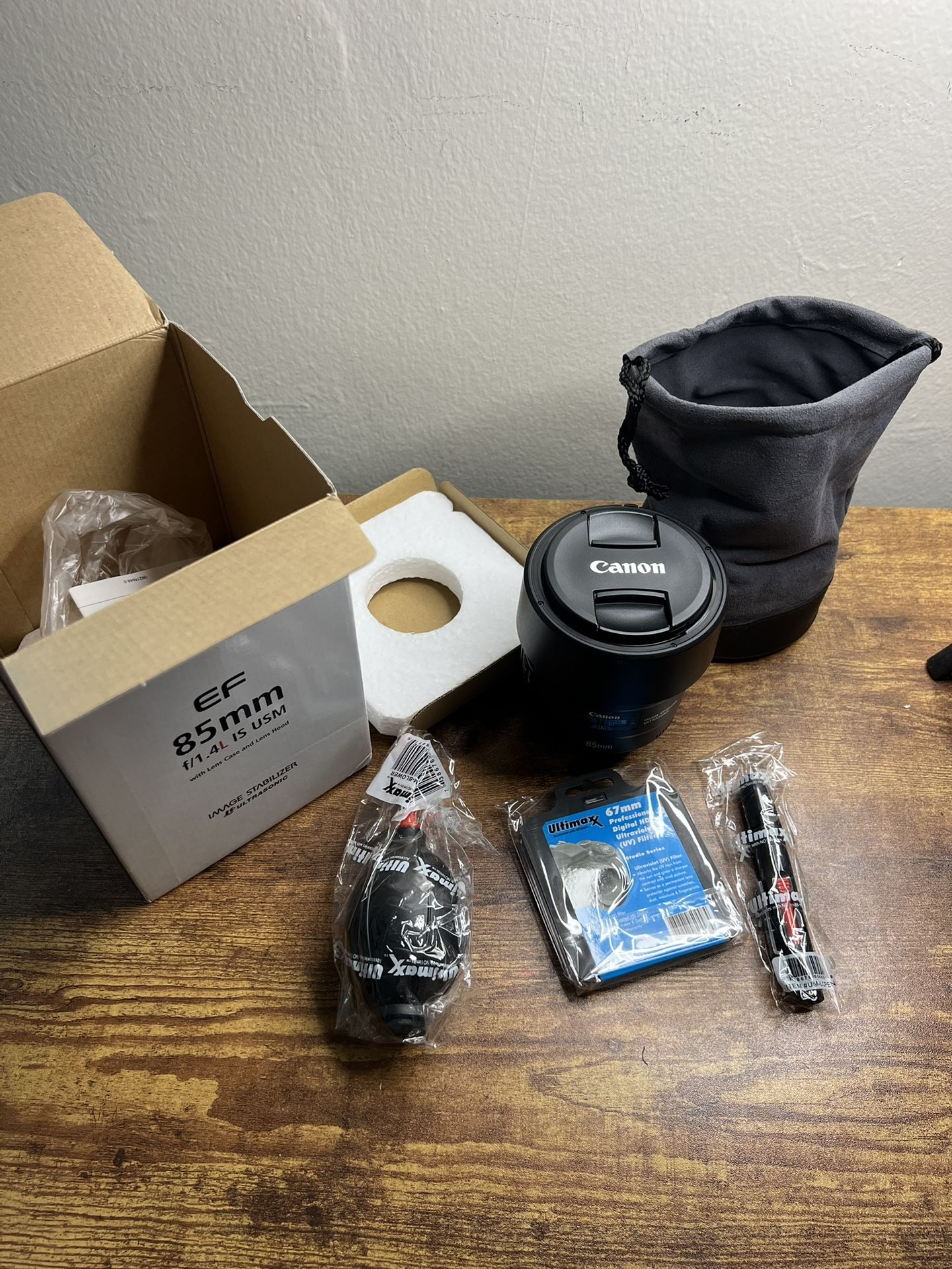 Canon EF 85mm f/1.4L IS USM