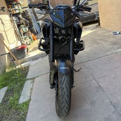 Moto Yamaha Mt 03